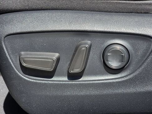 Used 2025 Toyota RAV4 XLE w/ Convenience Package FWD image 28