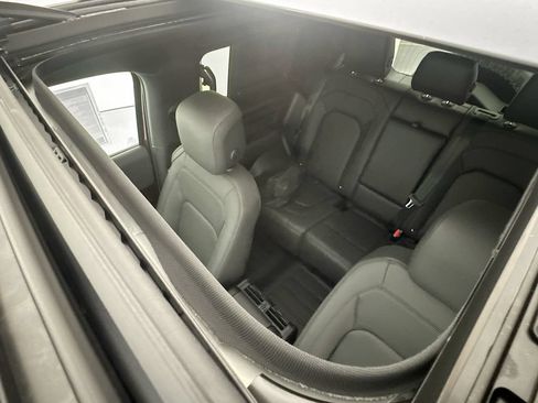 New 2026 Land Rover Defender 90 X-Dynamic SE AWD/4WD image 22