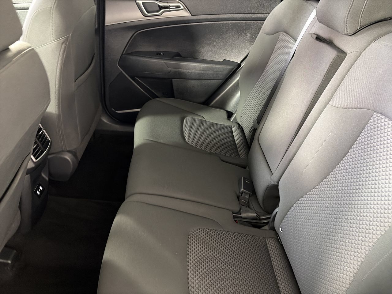 Used 2026 Kia Sportage LX FWD image 21