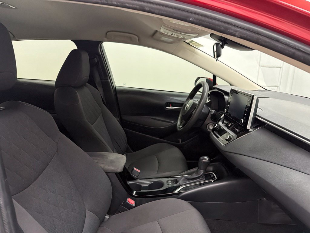 Used 2020 Toyota Corolla LE FWD image 29
