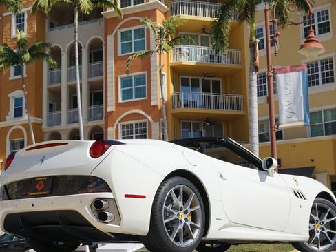 Used 2014 Ferrari California RWD image 54