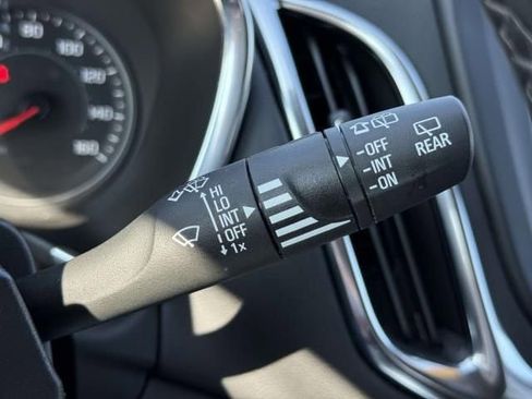 Used 2024 Chevrolet Equinox LT image 23