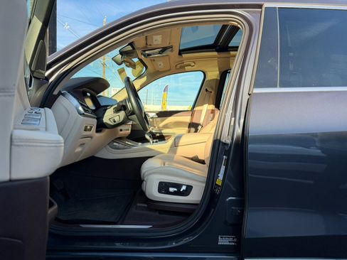 Used 2019 BMW X7 xDrive50i w/ Premium Package image 19