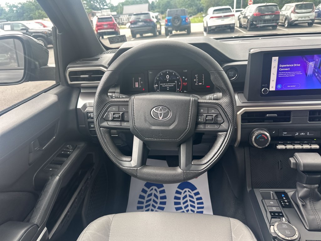 Used 2025 Toyota Tacoma SR5 AWD/4WD image 19