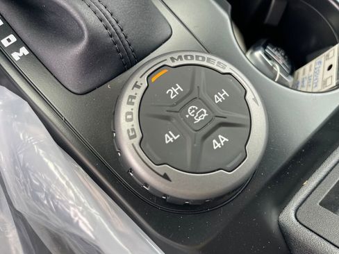 New 2025 Ford Bronco Outer Banks w/ Sasquatch Package image 11