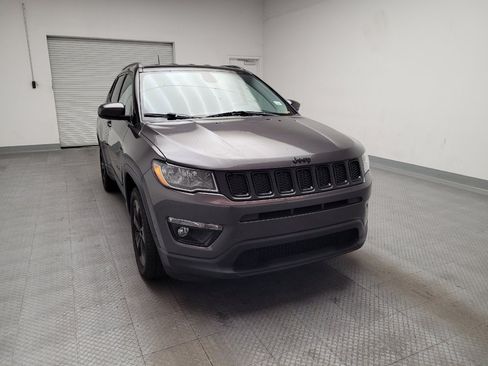 Used 2019 Jeep Compass Latitude FWD image 14