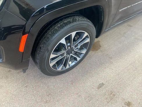 Certified 2022 Jeep Grand Cherokee L Overland w/ Luxury Tech Group IV image 6