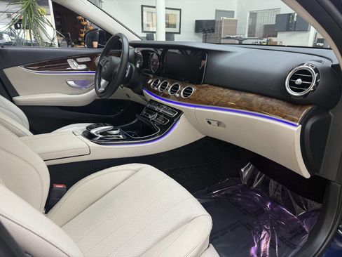 Used 2017 Mercedes-Benz E 300 4MATIC image 19