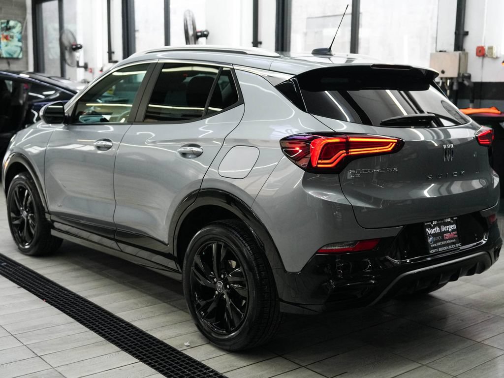 Used 2025 Buick Encore GX Sport Touring w/ Advanced Technology Package AWD/4WD image 6