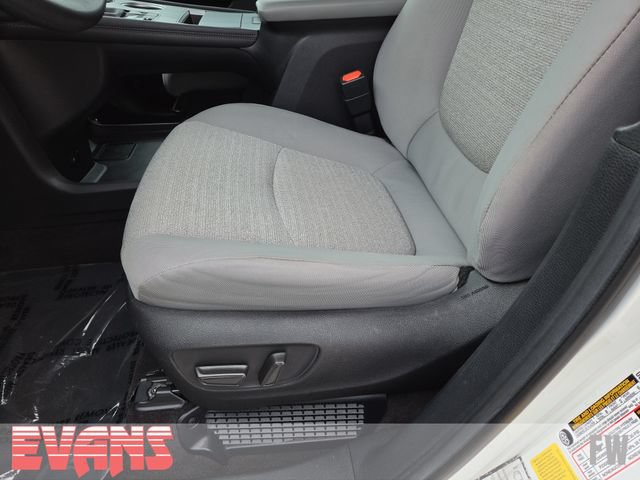 Certified 2025 Toyota Sienna LE FWD image 21