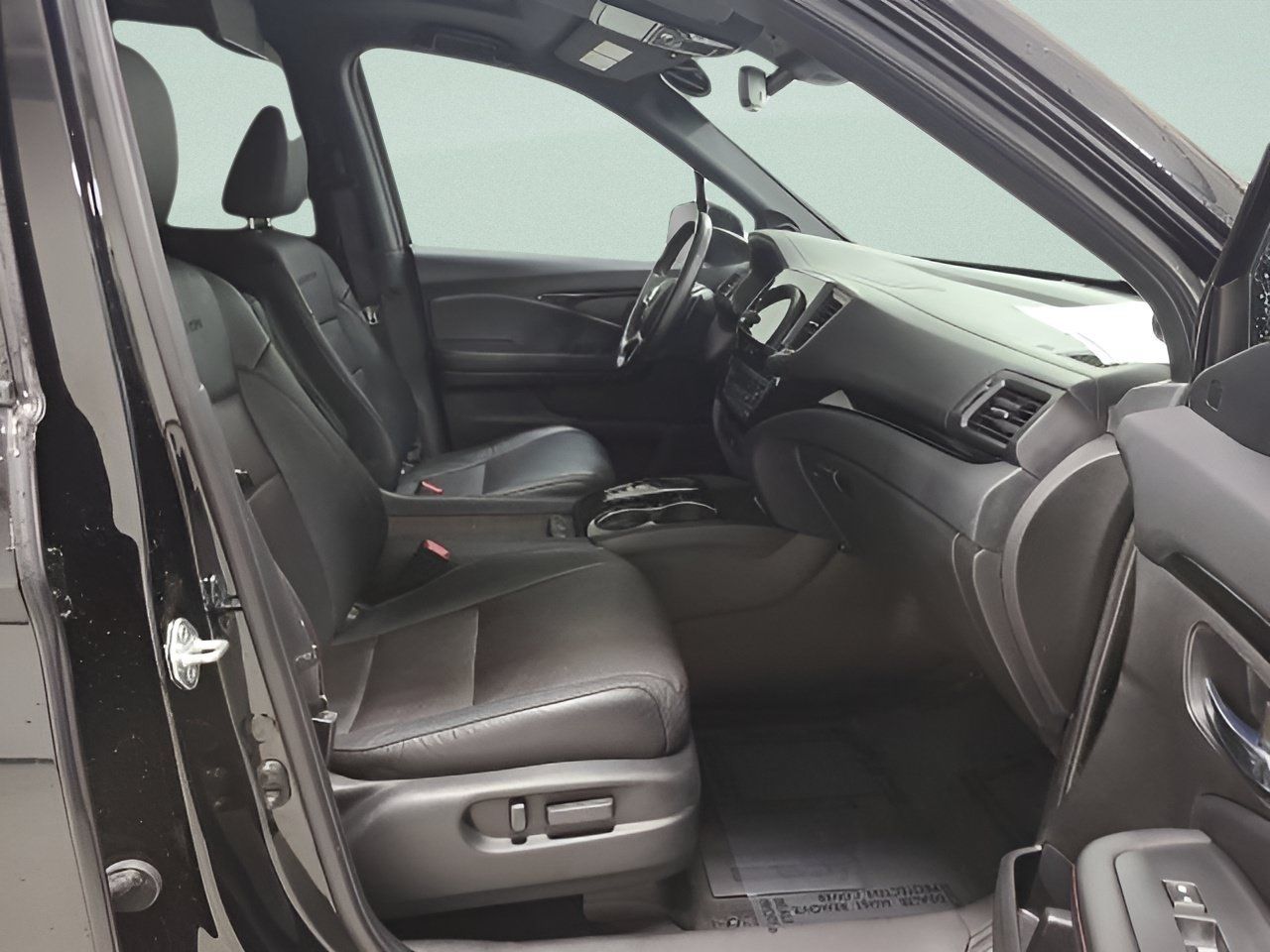Used 2021 Honda Pilot Black Edition image 13