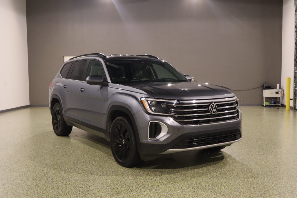 Used 2024 Volkswagen Atlas SE FWD image 1