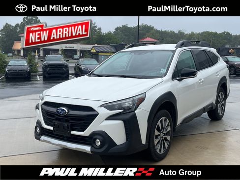 Used 2023 Subaru Outback Limited AWD/4WD image 1