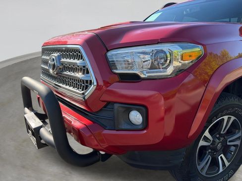 Used 2016 Toyota Tacoma TRD Sport w/ Towing Package image 10