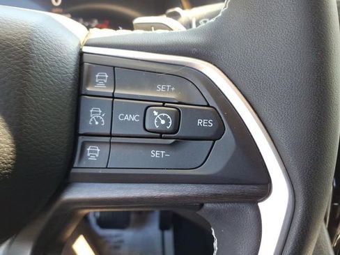 Certified 2023 Jeep Grand Cherokee Limited w/ Luxury Tech Group II AWD/4WD image 29