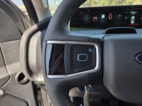 New 2026 Ford Expedition Active image 22