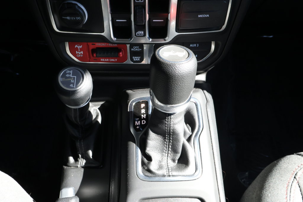 Used 2025 Jeep Wrangler Unlimited Rubicon AWD/4WD image 19