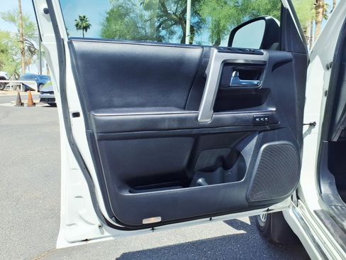 Used 2023 Toyota 4Runner Limited AWD/4WD image 18
