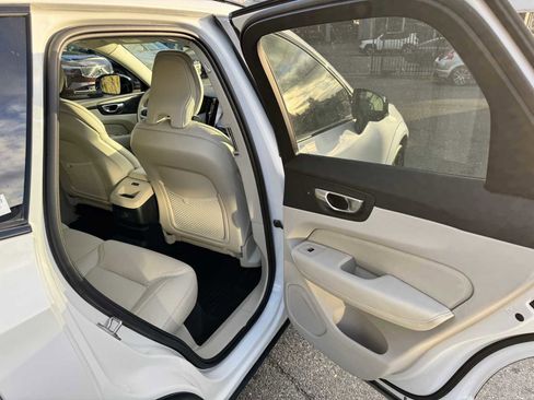 Certified 2024 Volvo XC60 T8 Ultimate w/ Protection Package Premier image 13