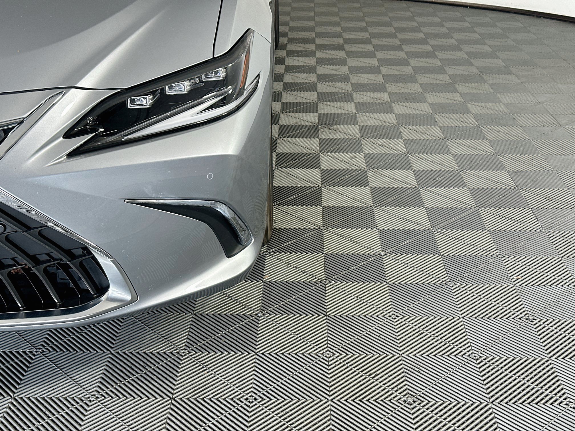 Used 2022 Lexus ES 350 Ultra Luxury w/ Accessory Package 2 FWD image 9
