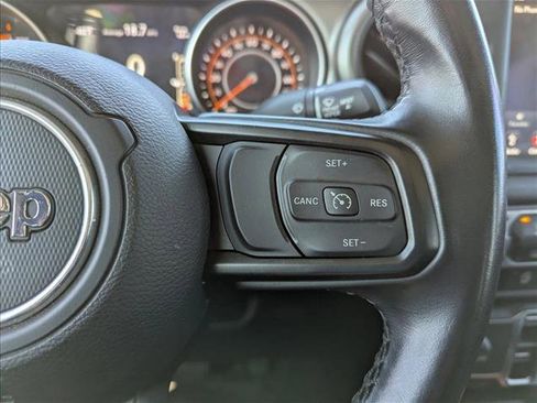 Used 2021 Jeep Gladiator Sport image 14