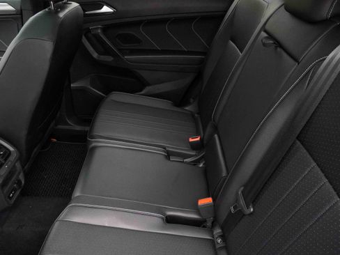 Used 2024 Volkswagen Tiguan SE R-Line image 34