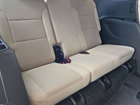 Used 2023 Chevrolet Traverse LT FWD image 27