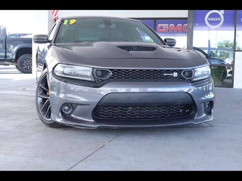 Used 2019 Dodge Charger Scat Pack RWD image 1