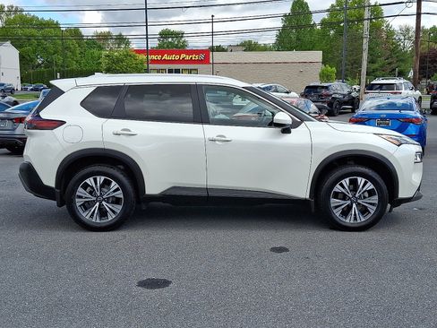 Certified 2023 Nissan Rogue SV w/ SV Premium B Package AWD/4WD image 9