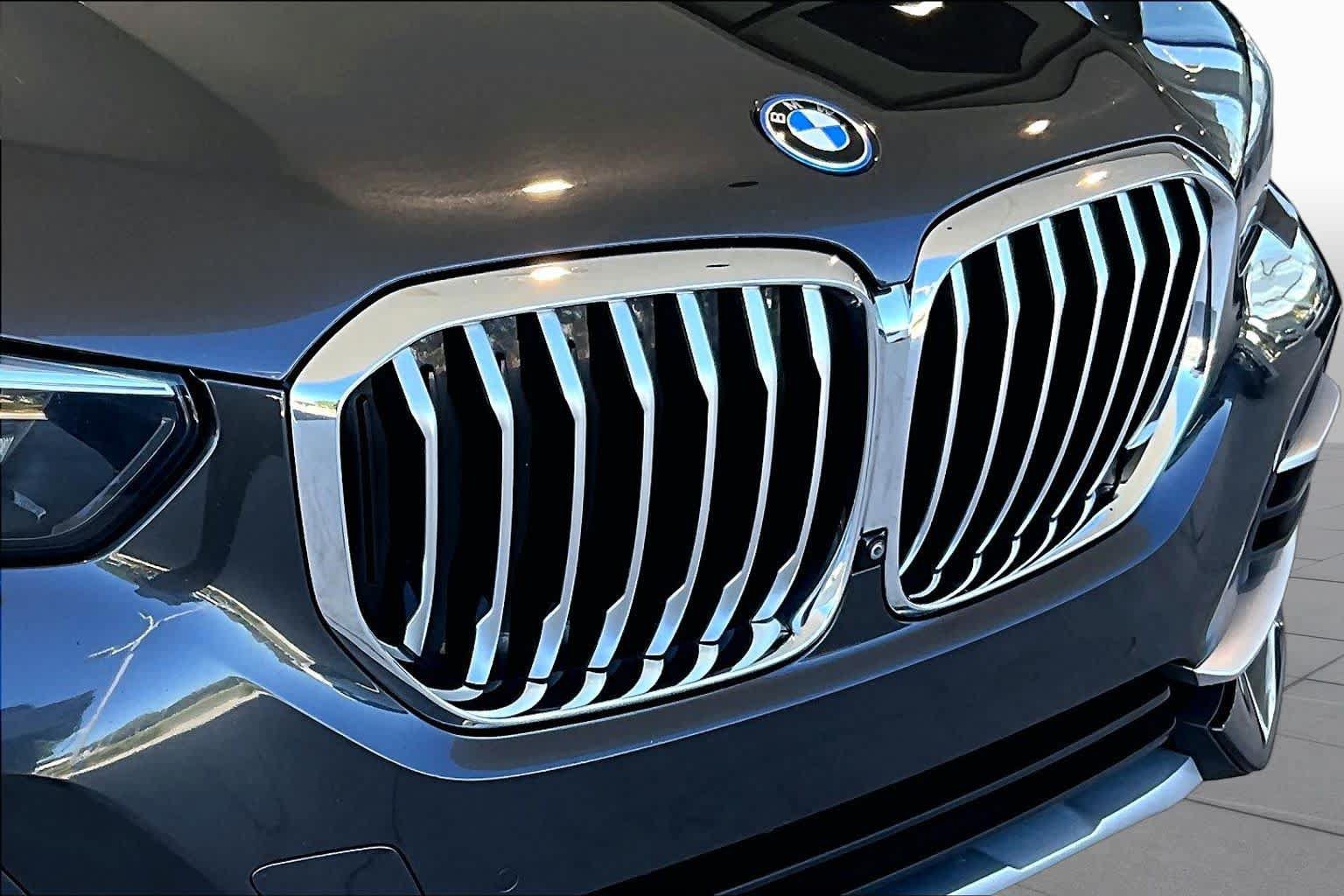 Used 2022 BMW X5 xDrive45e w/ Luxury Seating Package AWD/4WD image 29