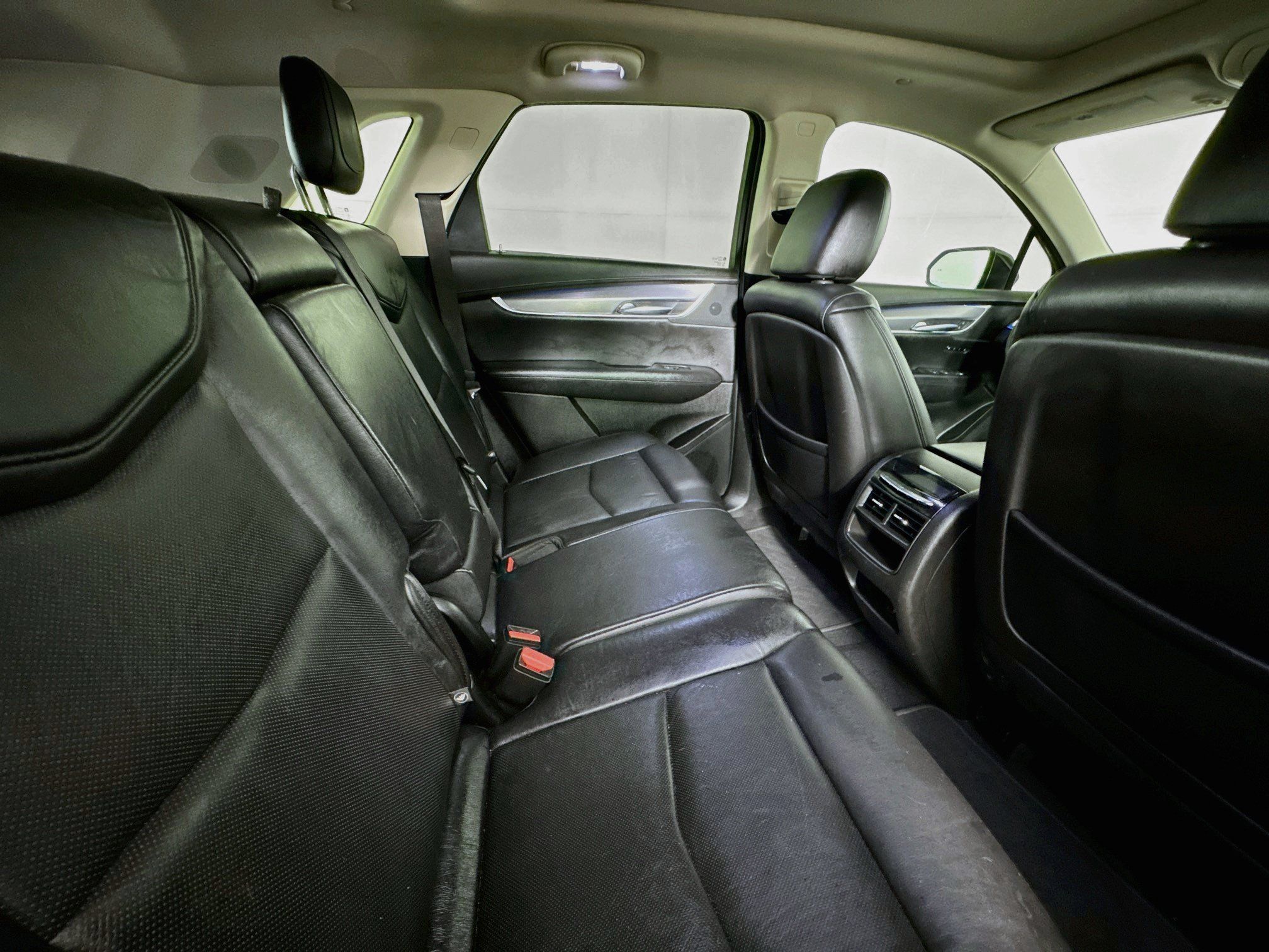 Used 2019 Cadillac XT5 Premium Luxury FWD image 25
