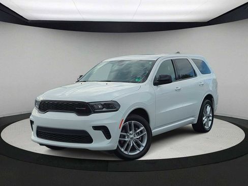 Used 2023 Dodge Durango GT image 1
