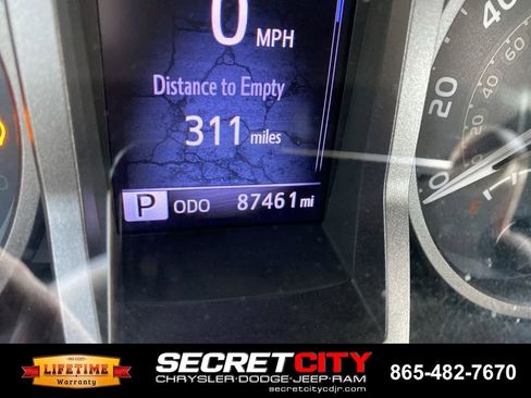 Used 2018 Toyota Tacoma TRD Off-Road image 9