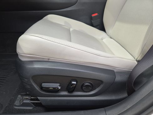 Used 2023 Lexus UX 250h FWD w/ Accessory Package (Z2) image 17