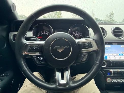 Used 2017 Ford Mustang Premium RWD image 37
