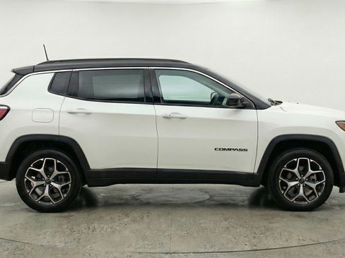 Used 2025 Jeep Compass Limited AWD/4WD image 11