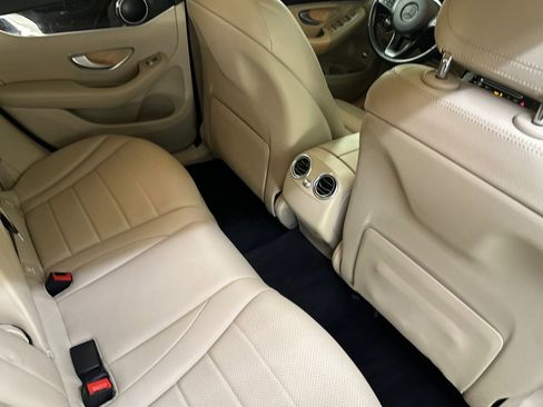 Used 2019 Mercedes-Benz GLC 300 4MATIC image 29