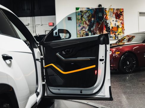 Used 2023 Lamborghini Urus Performante image 35