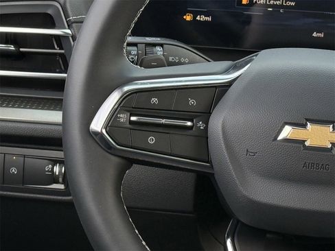 New 2026 Chevrolet Traverse LT image 13