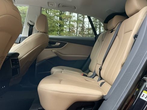 Used 2019 Audi Q8 Premium Plus w/ Premium Plus image 15