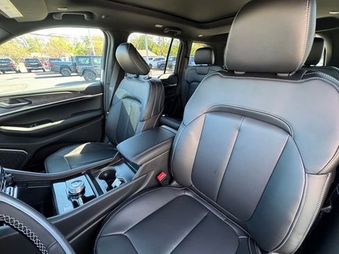 New 2025 Jeep Grand Cherokee Limited image 41