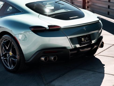 Used 2022 Ferrari Roma image 9