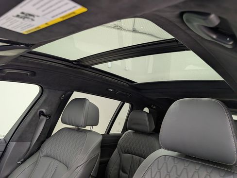 Certified 2025 BMW X7 M60i w/ Executive Package image 16