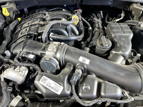 Used 2023 Jeep Grand Cherokee Laredo RWD image 27