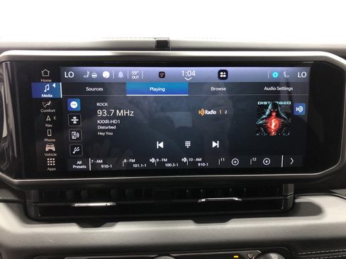 Certified 2024 Jeep Wrangler Sahara w/ Technology Group AWD/4WD image 27