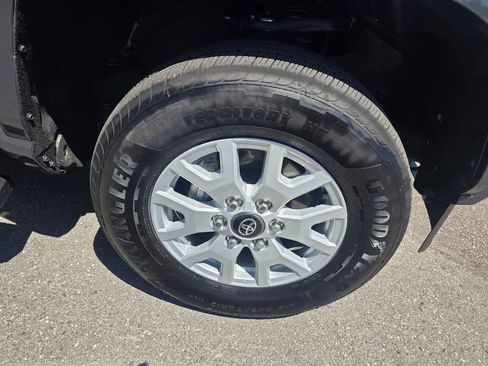 Used 2025 Toyota Tacoma SR5 RWD image 9
