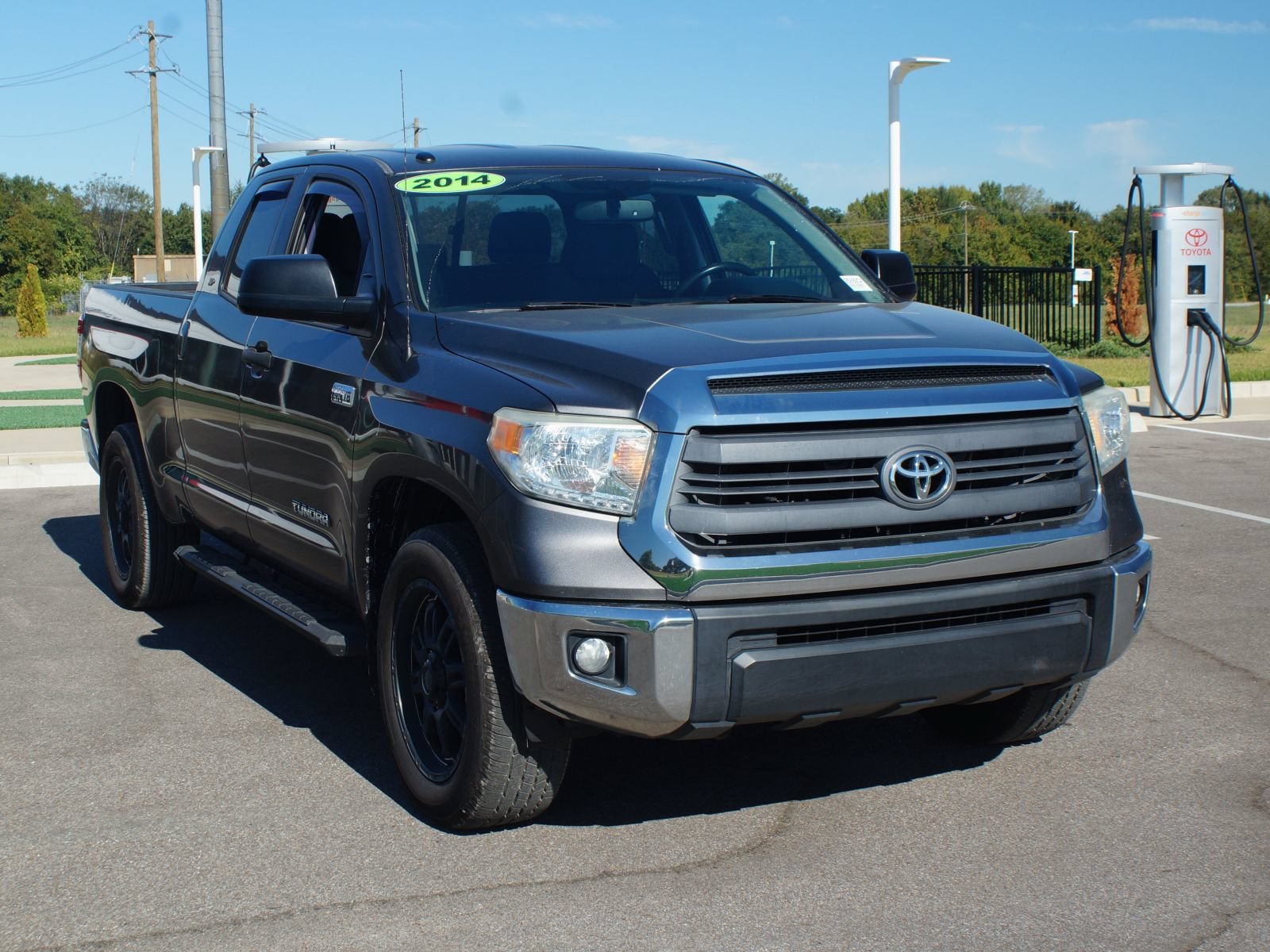Used 2014 Toyota Tundra SR5 w/ SR5 Upgrade Package RWD image 2