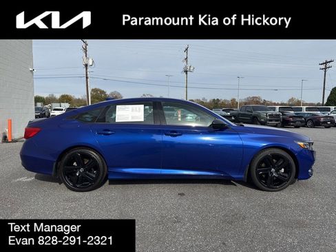 Used 2018 Honda Accord Sport image 2