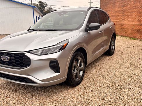 Certified 2023 Ford Escape ST-Line w/ Tech Pack #1 image 11