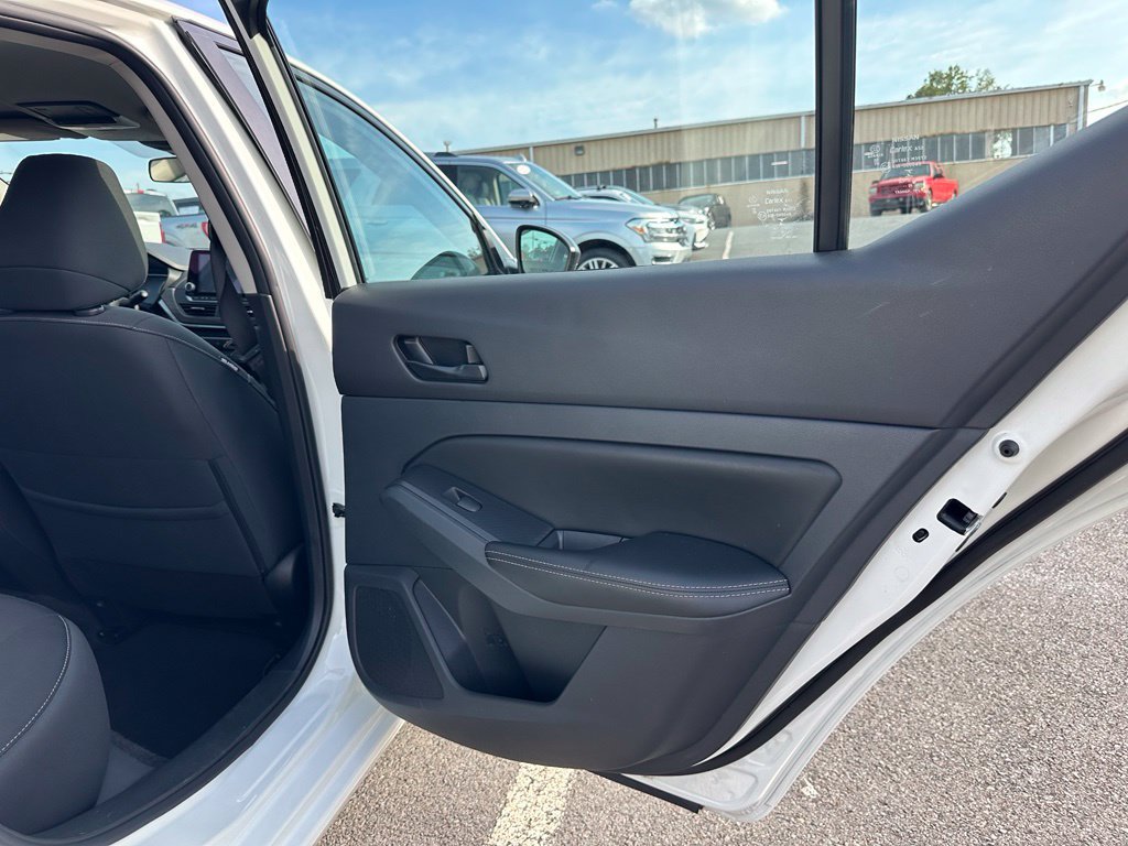 Used 2025 Nissan Altima 2.5 SV FWD image 18